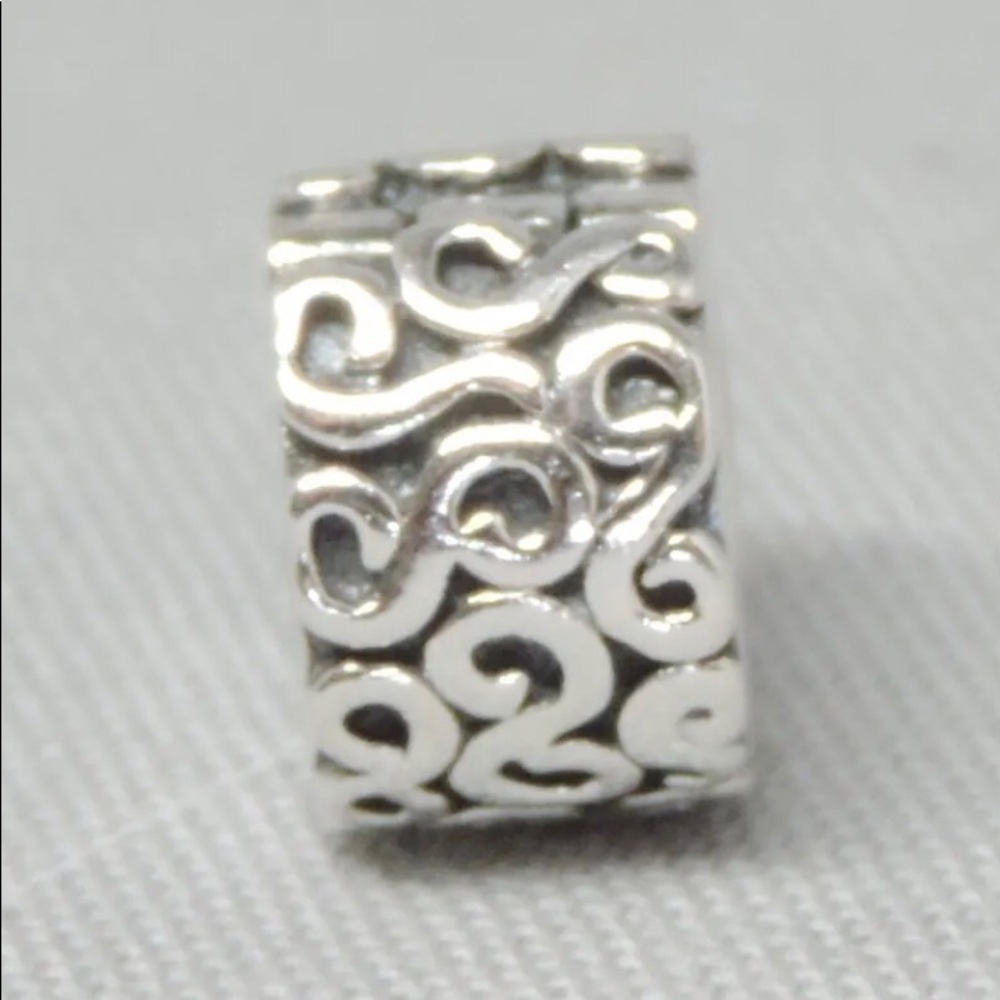 PANDORA Moments Swirl S Clip Bead Charm. Retired